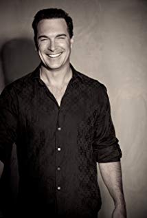 How tall is Patrick Warburton?